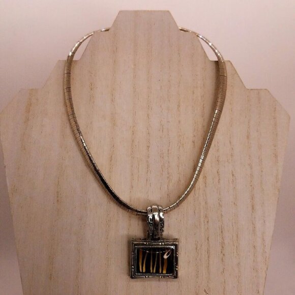 Pendant Necklace Simulated Tiger 1" Pendant 17" Omega Silver Tone Chain - Picture 1 of 9